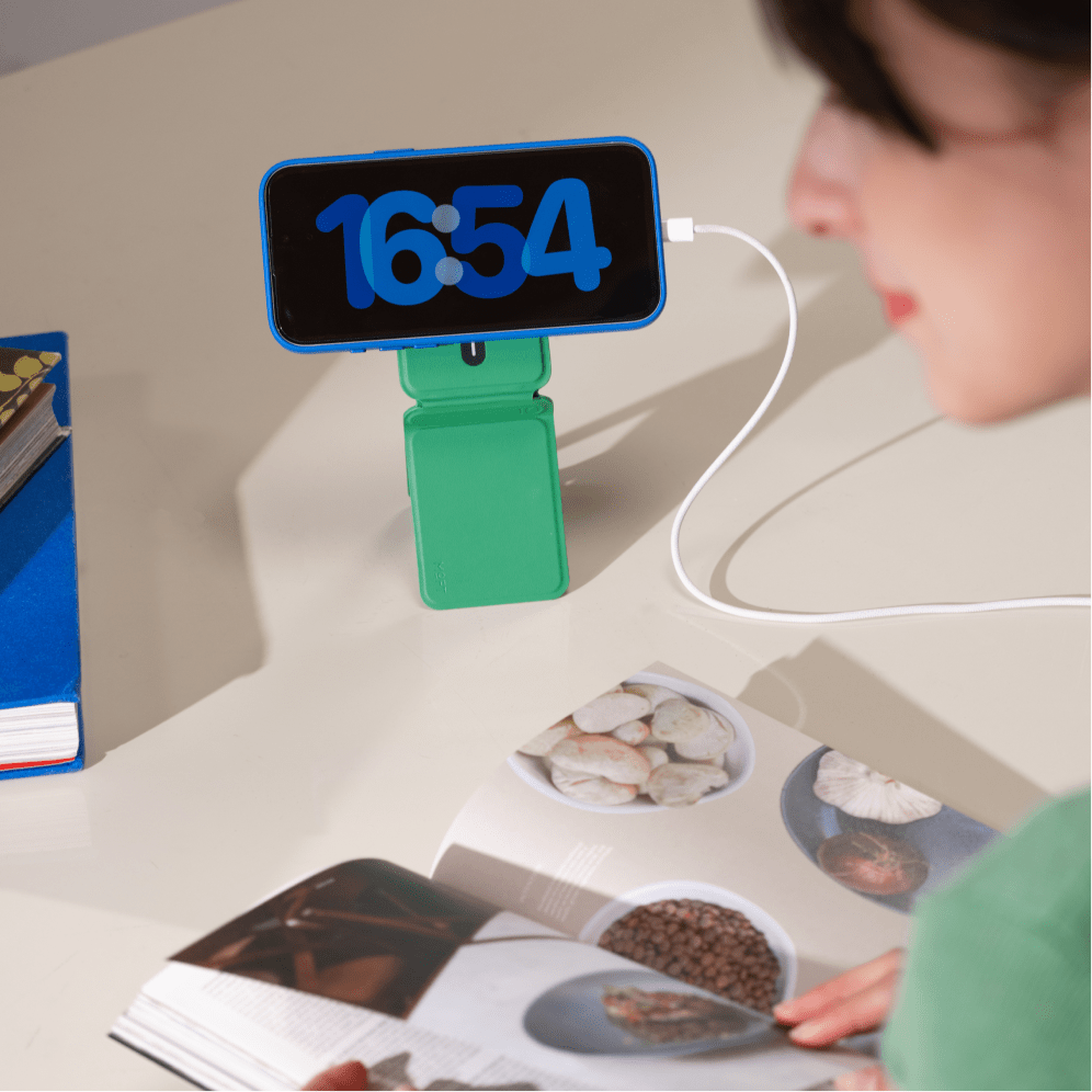 Snap Phone Tripod Stand MOVAS™ - MagSafe Compatible For Phones MS027 